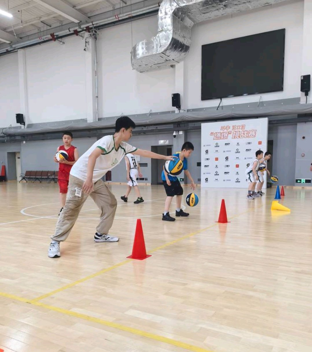 V体育：青少年篮球培训市场火热，家长重视！的简单介绍